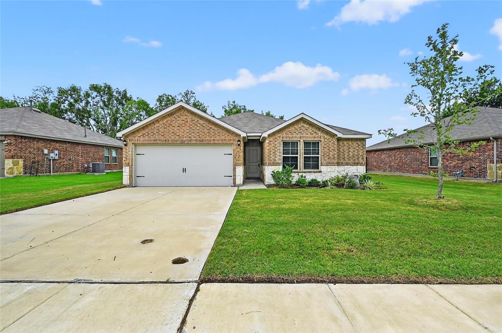 414 Goliad Street