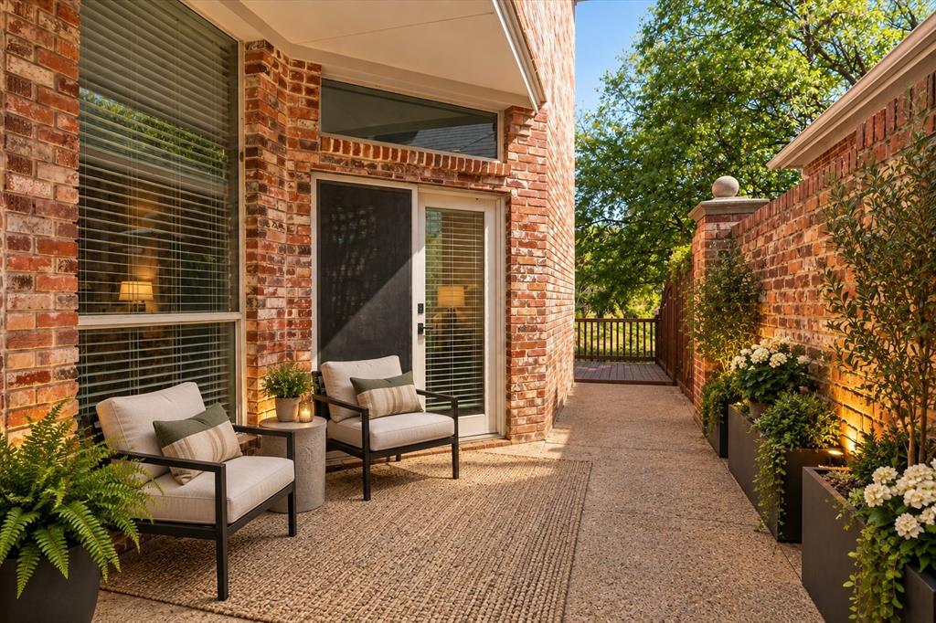 529 Loch n green Trail