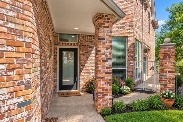 529 LOCHNGREEN TRL, ARLINGTON, TX 76012 - Image f04517bfb2e4c81ae2881d0a04c3e166/3147277768