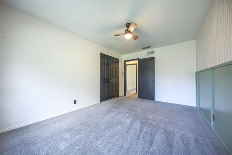 Tiny photo for 1004 Pecan Street, Canton, TX 75103 (MLS # 21093026)