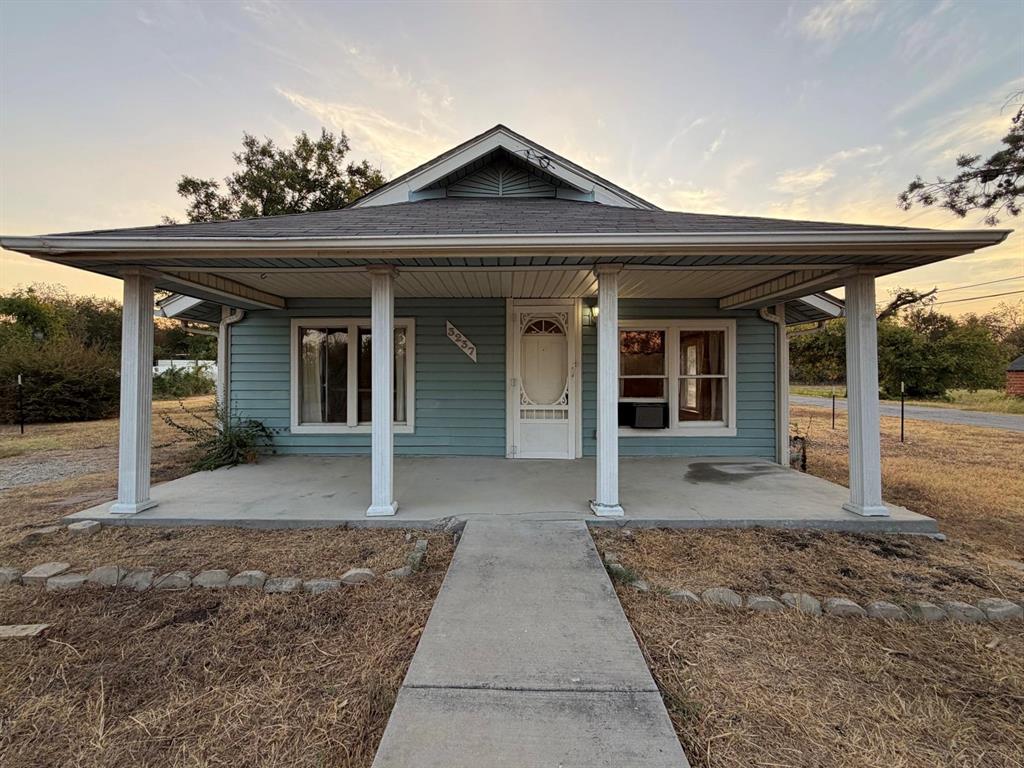 Photo of 3237 Dakota Trail, Lake Worth, TX 76135 (MLS # 21390292)