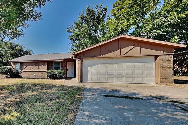 3817 KIPPERS CT, ARLINGTON, TX 76016 - Image f04ba9ee9ffc43238f5e3b2e2208d66b/982299317