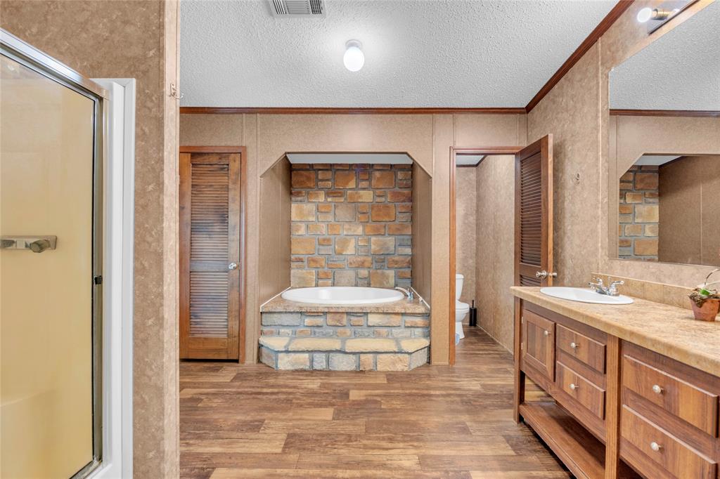 Tomas De La Vega - Residential