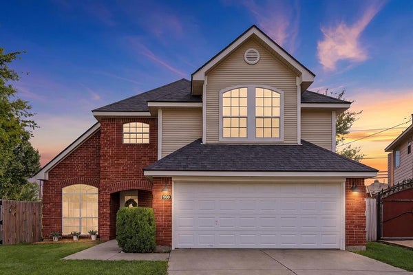 900 BLOSSOMWOOD CT, ARLINGTON, TX 76017 - Image f04f577f5fa45c8b78a88d27cfe5dffd/3620224194