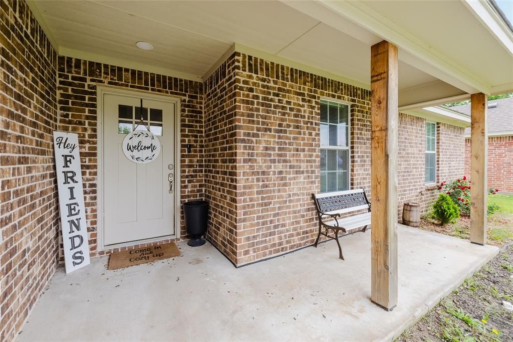 Photo of 417 Colony Street, Eastland, TX 76448 (MLS # 21252180)