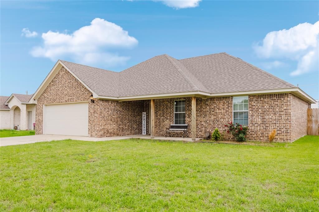 Photo of 417 Colony Street, Eastland, TX 76448 (MLS # 21252180)