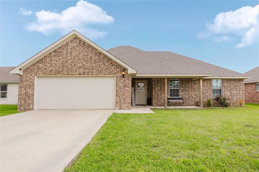 Photo of 417 Colony Street, Eastland, TX 76448 (MLS # 21252180)