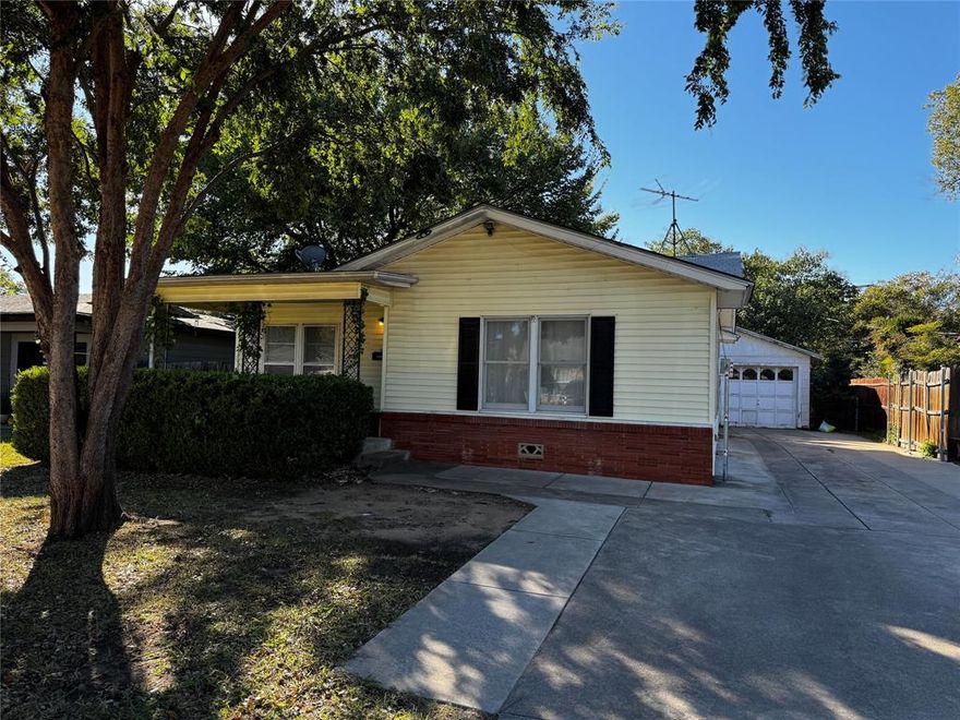 Discover a great investment opportunity or perfect for your first home at 829 Yale Street! This property, owned by the same seller for over 20 years, offers 974 sqft of living space with 2 bedrooms, 1 bathroom, and original hardwood floors ready for your personal touch.

The garage features 408 sqft, already equipped with water and electricity, offering incredible potential to be converted into an Accessory Dwelling Unit (ADU) for mid-term or long-term rental income or guest space. Outside, a good-sized backyard provides a private retreat and includes a practical storm cellar.

Enjoy an unbeatable location just minutes from top-rated eateries like Salsa Limon, Heim's BBQ, and Grumps Burgers. You're only a short walk from the Trinity Trails and a quick 4-mile drive to the Stockyards or 6 miles to Downtown Fort Worth. Don't miss this rare find! Showings are by appointment only
