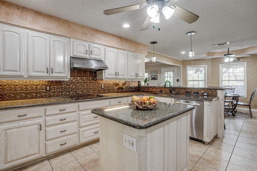 128 Oakwood Court