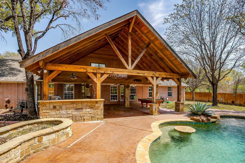 128 Oakwood Court