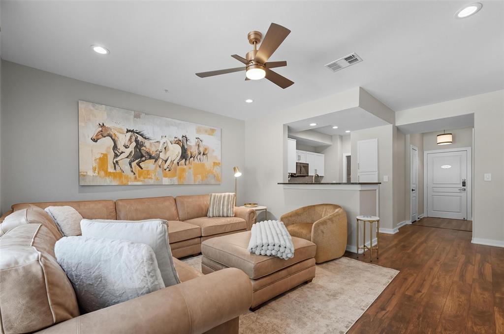 330 Las Colinas Boulevard E 274
