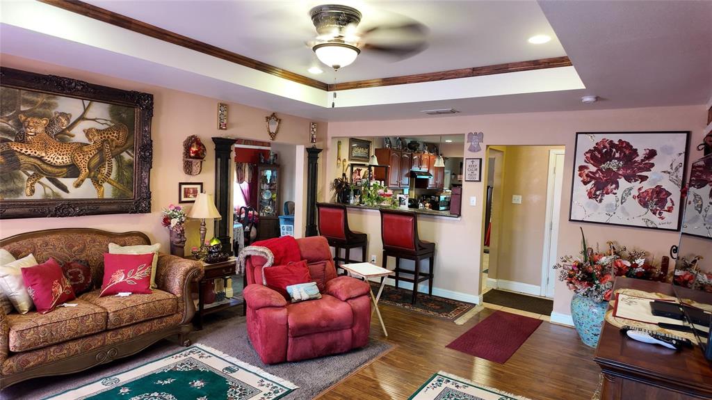 4521 Kelton Drive