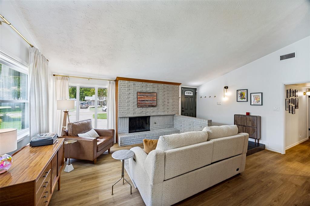 921 Forreston Drive