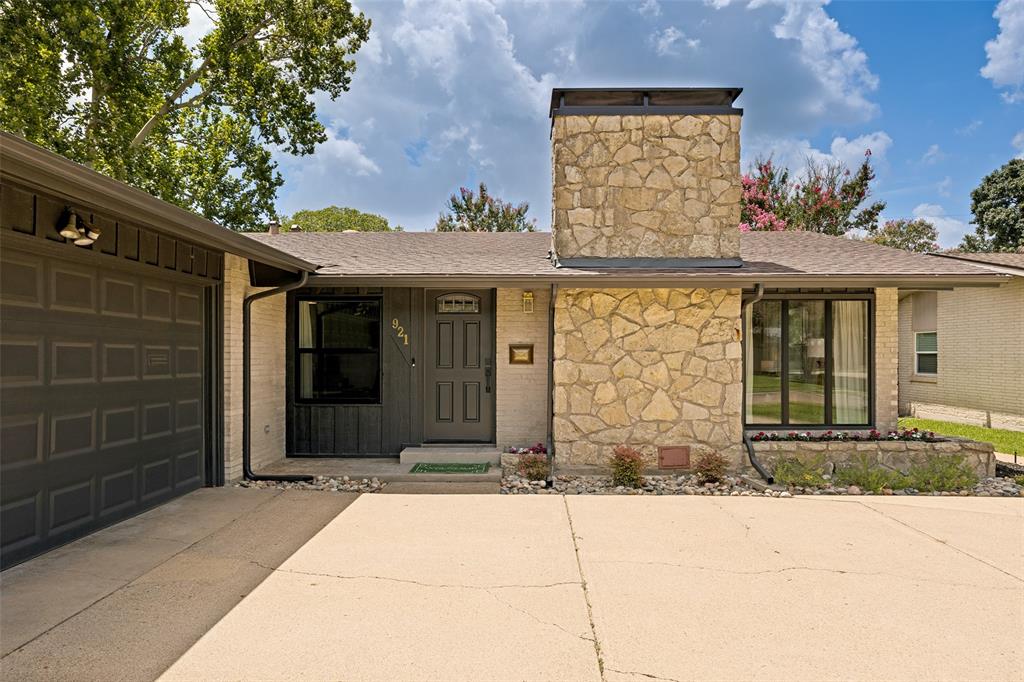 921 Forreston Drive