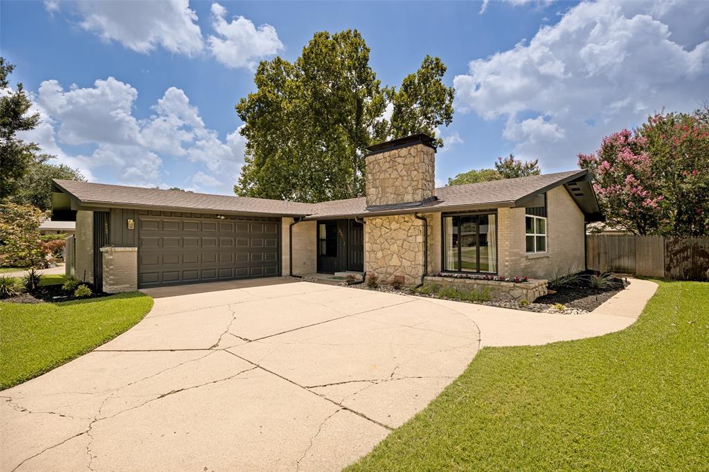 921 Forreston Drive