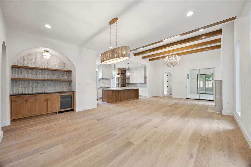 8730 Rexford Drive