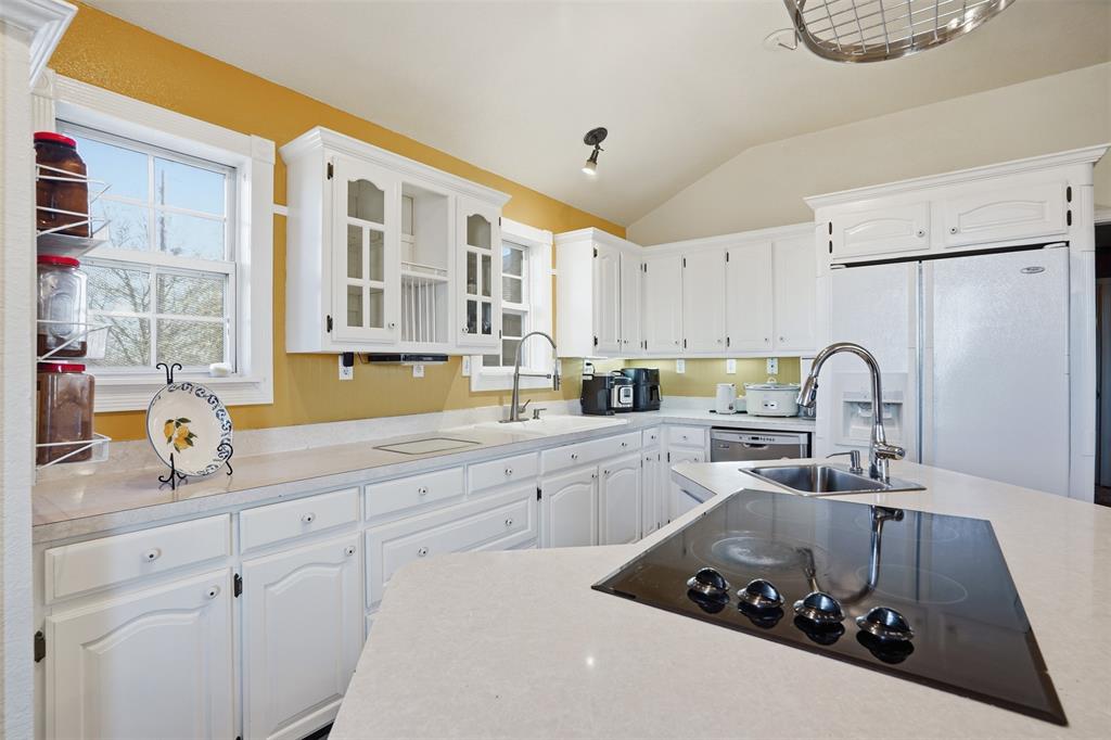 Joshua, Texas 76058, United States, 4 Bedrooms Bedrooms, ,4 BathroomsBathrooms,Residential,Active,256298