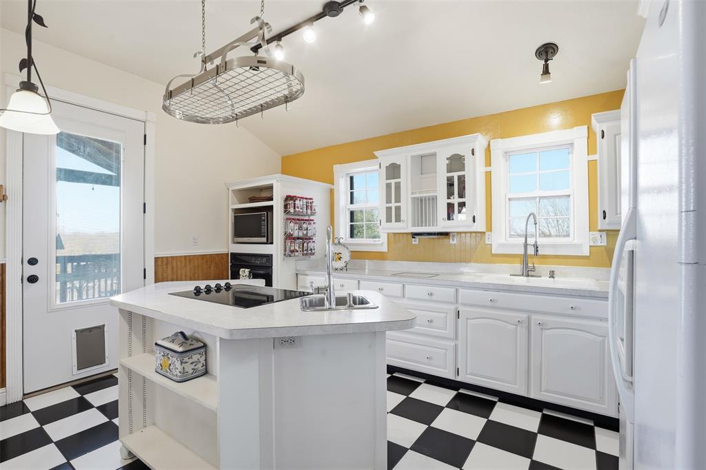 Joshua, Texas 76058, United States, 4 Bedrooms Bedrooms, ,4 BathroomsBathrooms,Residential,Active,256298