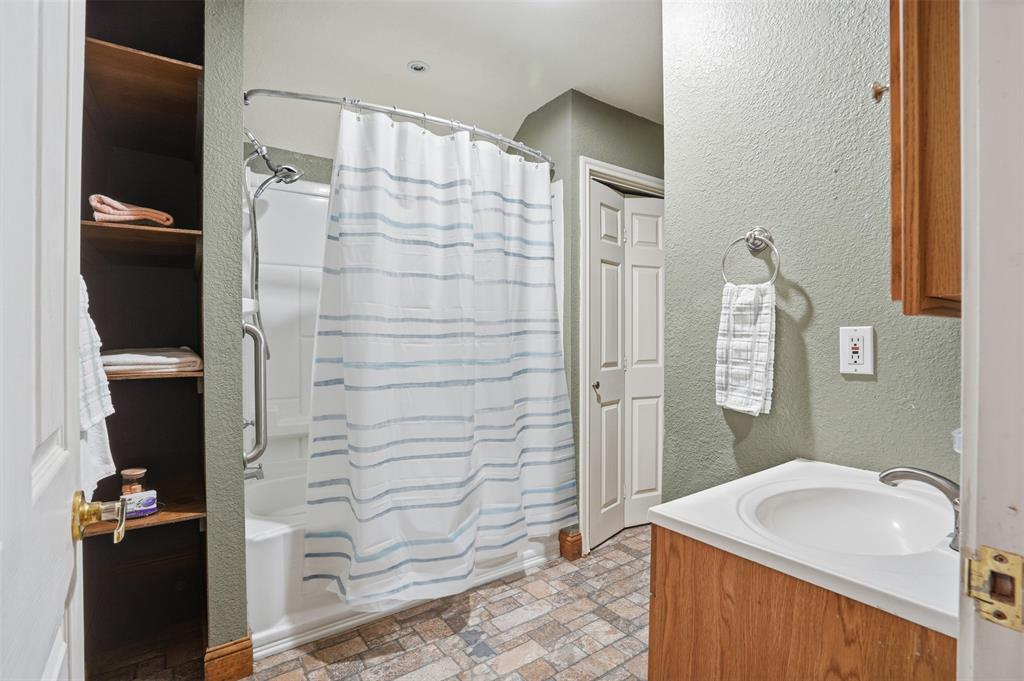 Joshua, Texas 76058, United States, 4 Bedrooms Bedrooms, ,4 BathroomsBathrooms,Residential,Active,256298