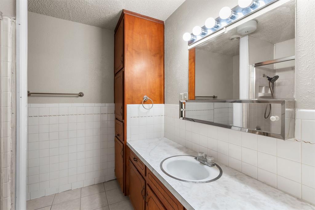 PRICE, REES D SURVEY ABSTRA CT 1207 TRACT 3D01 - Residential Lease