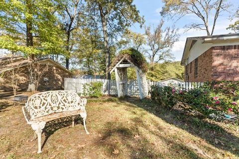 A home in Gilmer