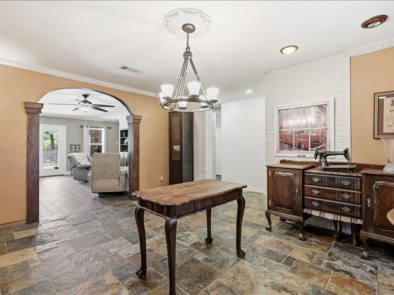 200 Timberlane Terrace