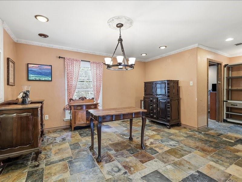 200 Timberlane Terrace