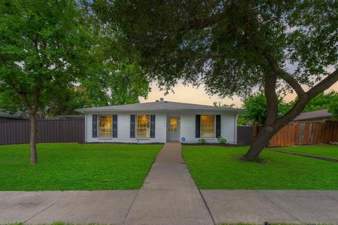 Photo of 6625 Osage Trail, Plano, TX 75023 (MLS # 21126178)