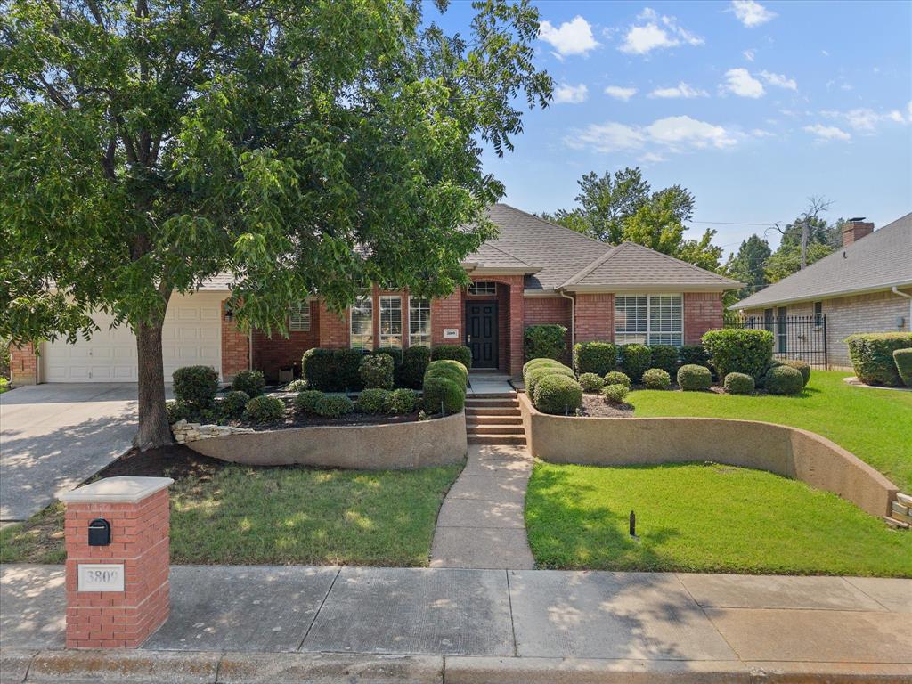 3809 Woodside Drive