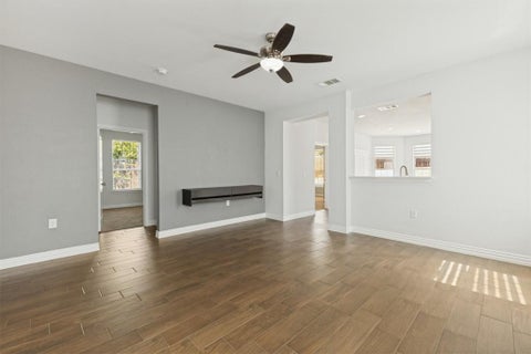 Tiny photo for 612 S Moore Street, Dallas, TX 75203 (MLS # 21396966)