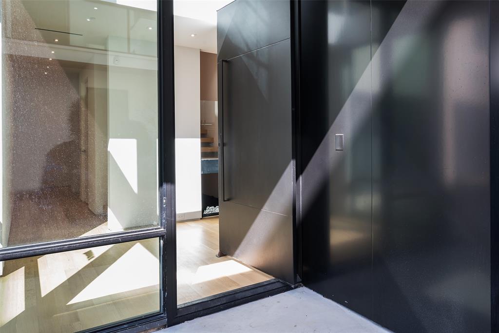 3515 Edgewater Street