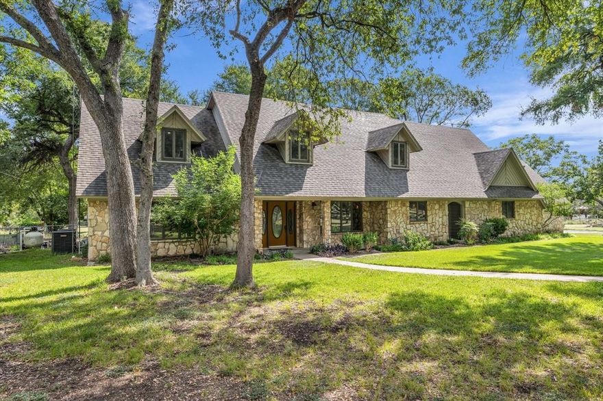 Nestled among large trees on 4.5 acres just outside Clifton, your private oasis awaits. This impressive rock home boasts 4 bedrooms, 4 baths, 2 living areas, 2 dining areas, an in-ground pool, separate garage and carport. With ample space to entertain, guests can enjoy the expansive game room off the kitchen or the stunning outdoor space perfect for barbecues and pool parties. The interior features spacious rooms, abundant natural lighting and oversized custom windows. The upstairs balcony offers a serene spot to sip coffee and observe the local wildlife. So much to see! Schedule your private tour today.