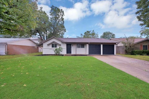 Photo of 3206 Griffiths Drive, Irving, TX 75061 (MLS # 21401157)