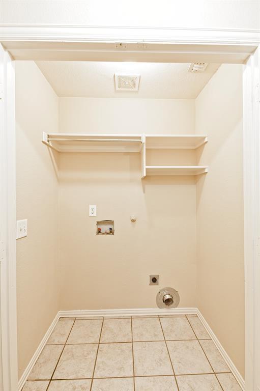 Howe, Texas 75459, United States, 3 Bedrooms Bedrooms, ,2 BathroomsBathrooms,Residential,Active,214595