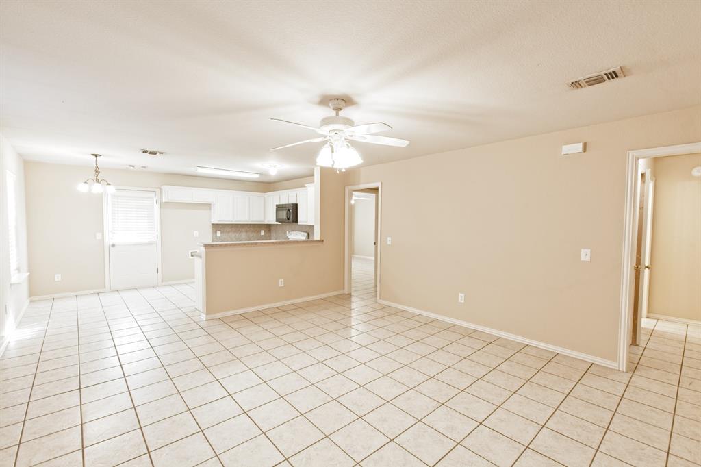 Howe, Texas 75459, United States, 3 Bedrooms Bedrooms, ,2 BathroomsBathrooms,Residential,Active,214595