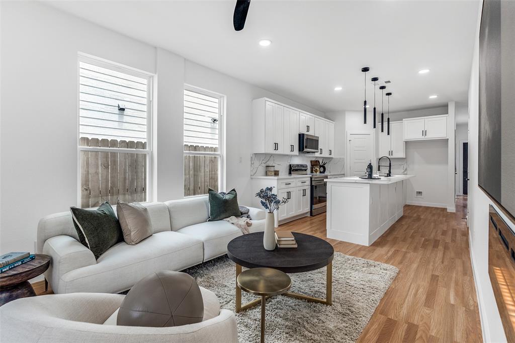 Lincoln Manor 02 - Residential