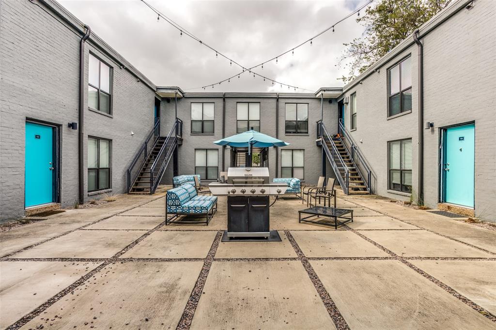 2106 Bennett Avenue 102