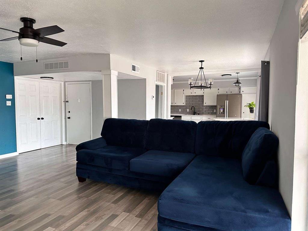 10526 Stone Canyon Road 201