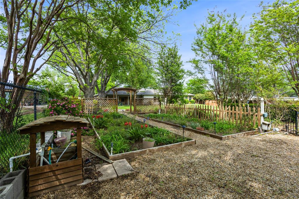 265 E Dove Road