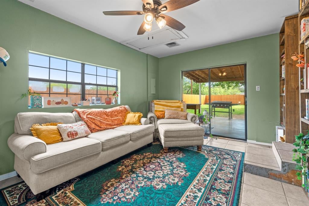1341 Lakeside Drive