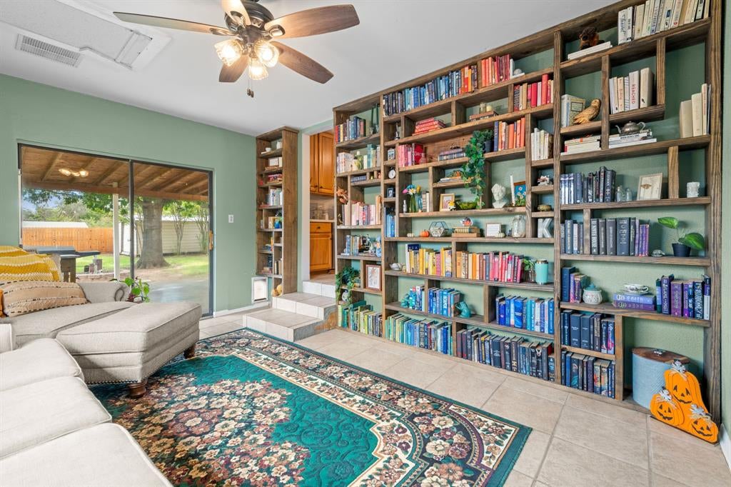 1341 Lakeside Drive