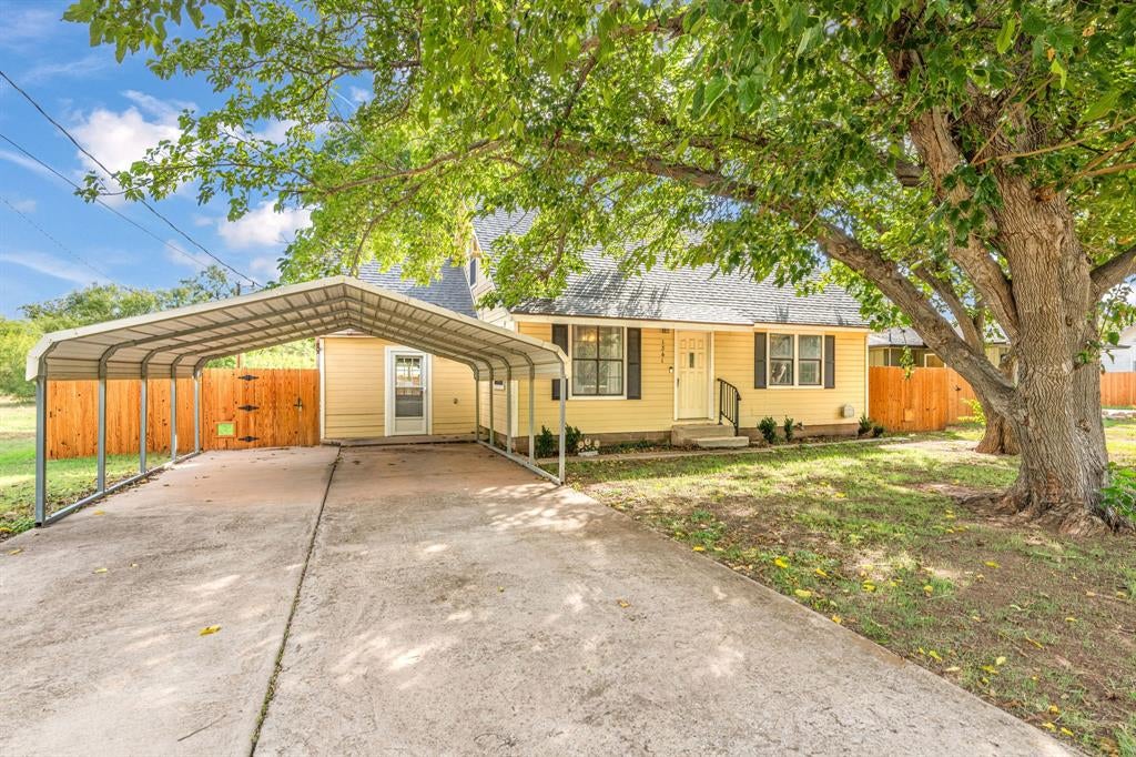 1341 Lakeside Drive