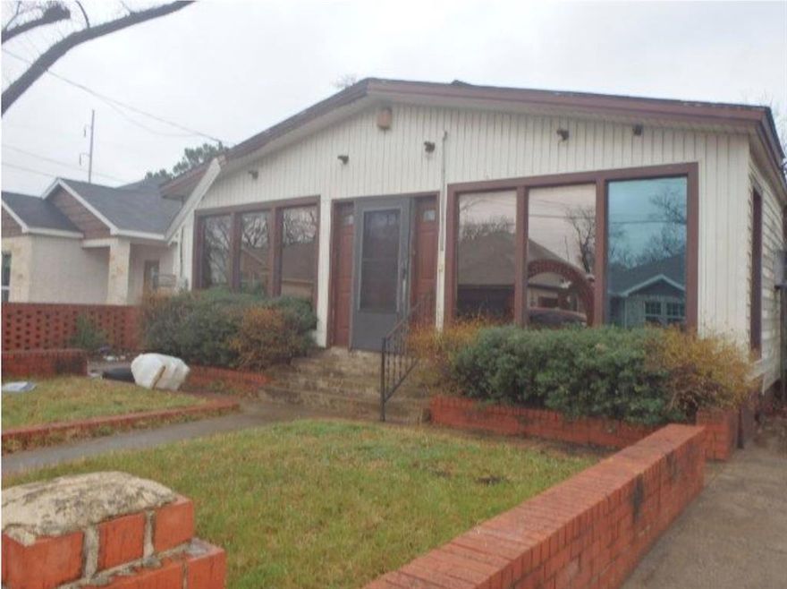 This 3 bedroom, 1 bathroom single family home offers 1,008 square feet of living space on a 7,217 square foot lot in the heart of Dallas. Built in 1935, this property needs a full rehab but has great bones and strong potential for investors, flippers, or buyers ready to take on a project.
The home features a covered front entry, a roomy backyard with mature trees, and a small shed for storage. With central cooling and city utilities, it provides a solid foundation to redesign and add value. The large lot offers options for outdoor living, expansion, or redevelopment.
Located just minutes from downtown Dallas, Fair Park, and major highways, this property is close to schools, shopping, and community amenities. The area is seeing renewed investment with nearby homes and duplexes showing strong market activity.
Whether you are planning a fix and flip, a long-term rental, or a full remodel to create your own home, this property is priced with the work in mind and ready for its next chapter.