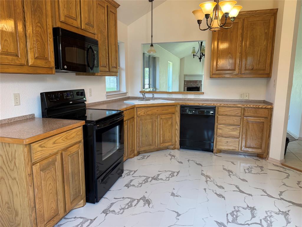 4117 Arrowhead Ln
