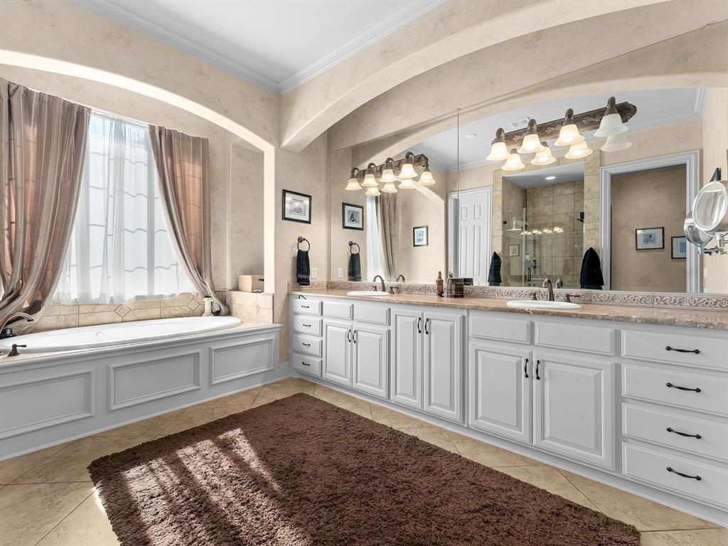 Lacima Manor - Residential