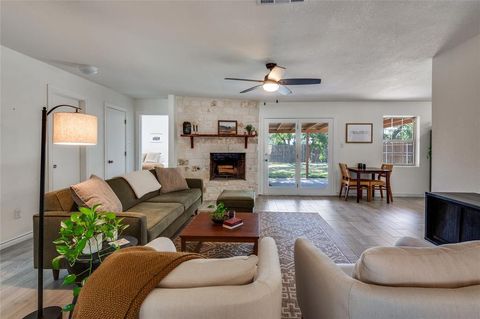 1906 Woodoak Drive Irving TX 75060