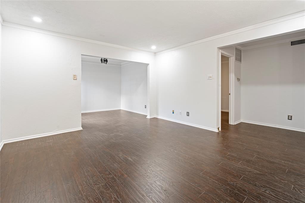 Plaza 02 Condo - Residential