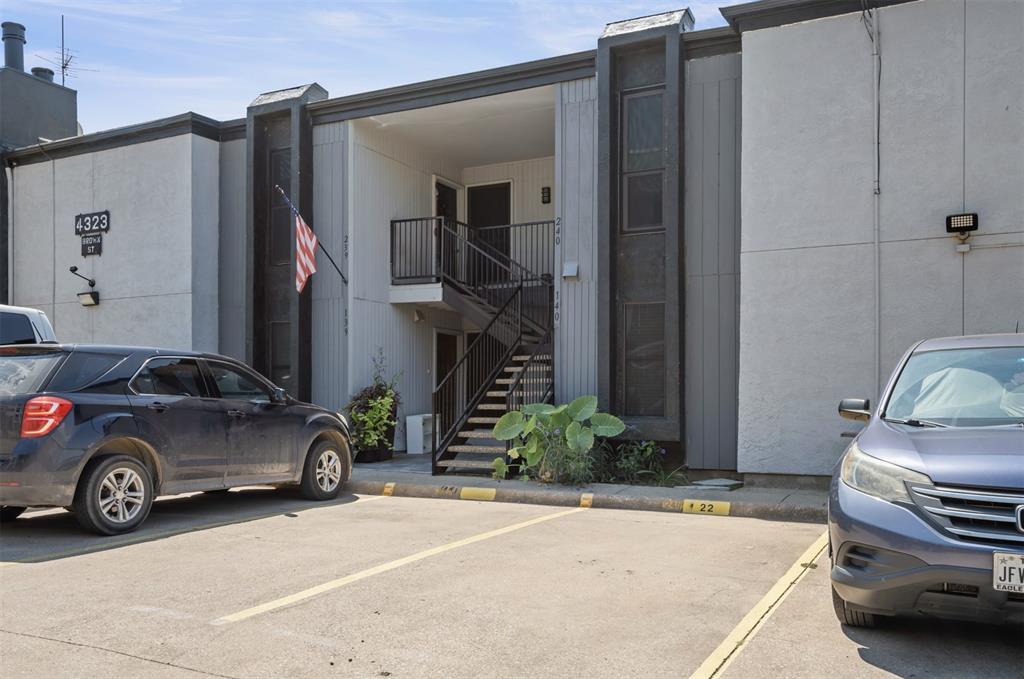 Plaza 02 Condo - Residential