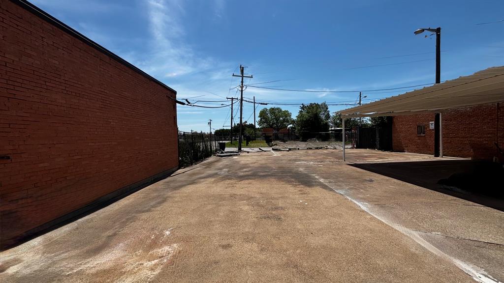 Mockingbird Field - Commercial Sale