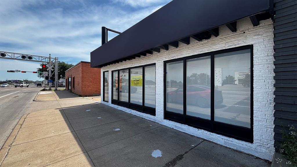 Mockingbird Field - Commercial Sale